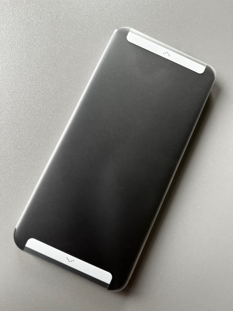 Nothing Phone 1 po wyjęciu z pudełka