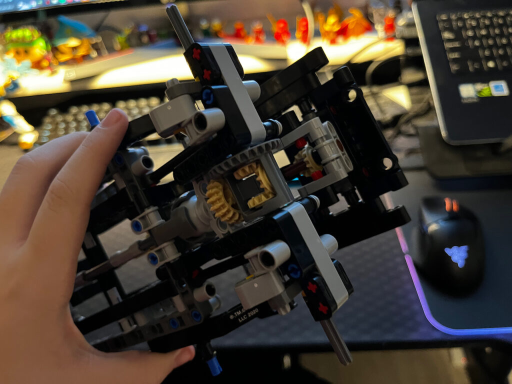układ przeniesienia napędu LEGO 42111