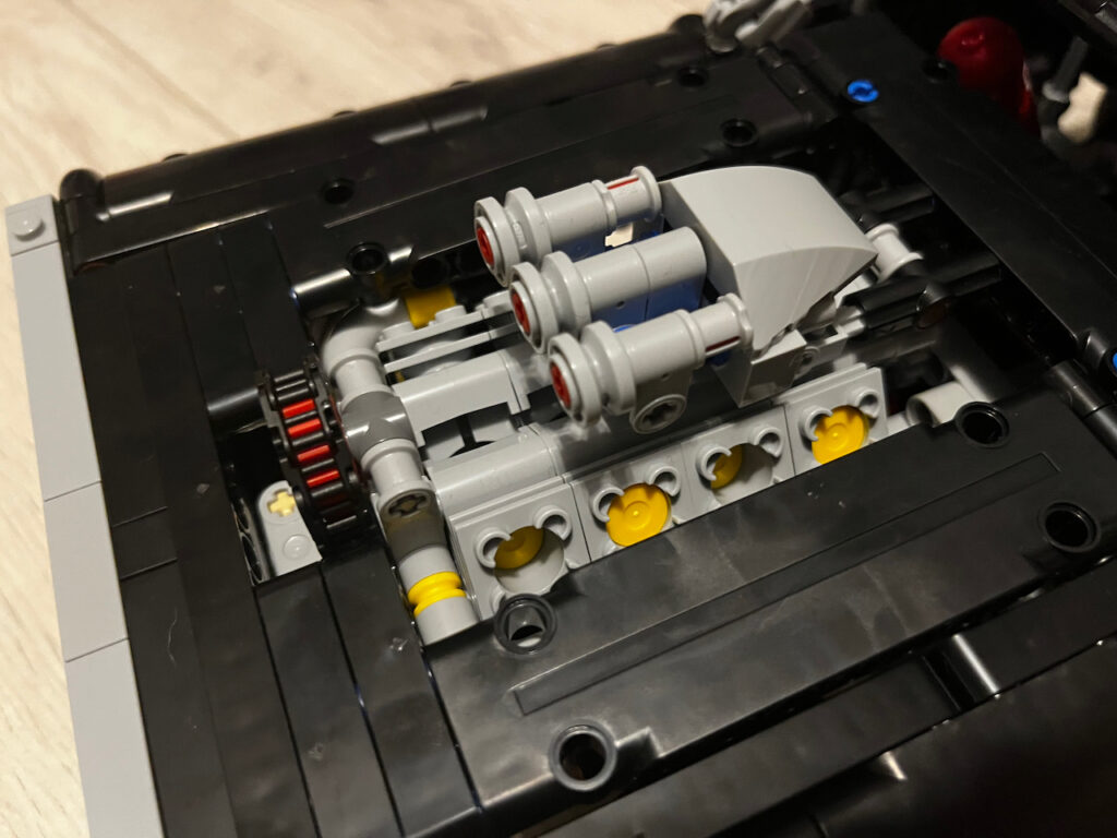 Góra silnika z 42111 LEGO