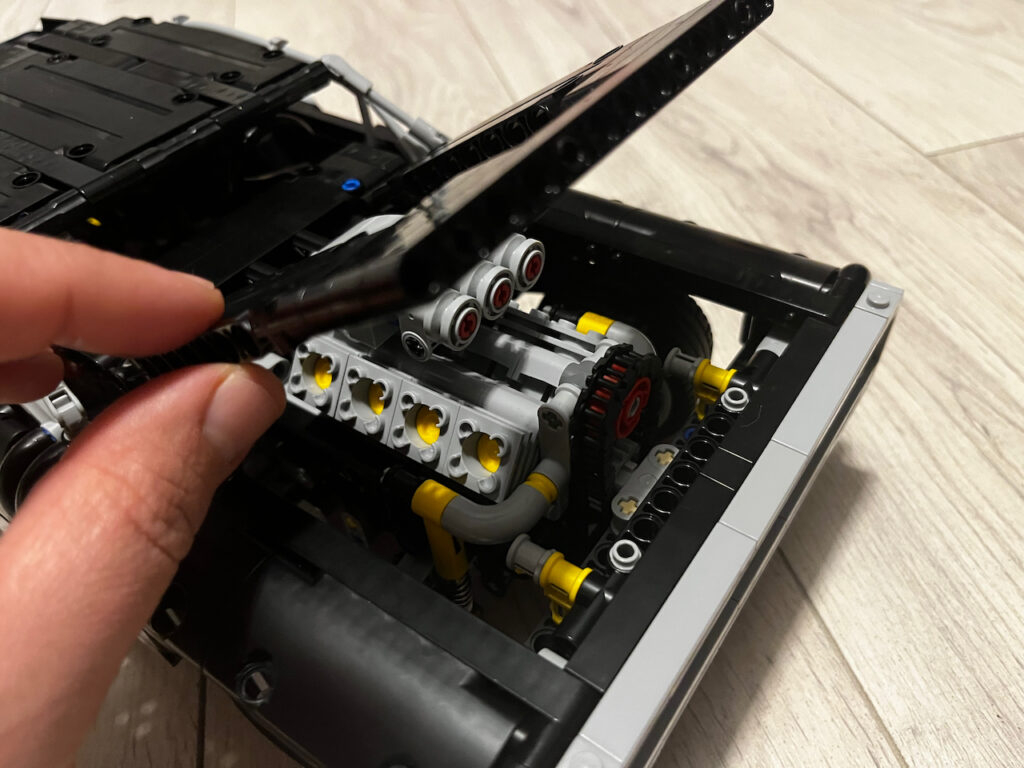 maska silnika LEGO 42111