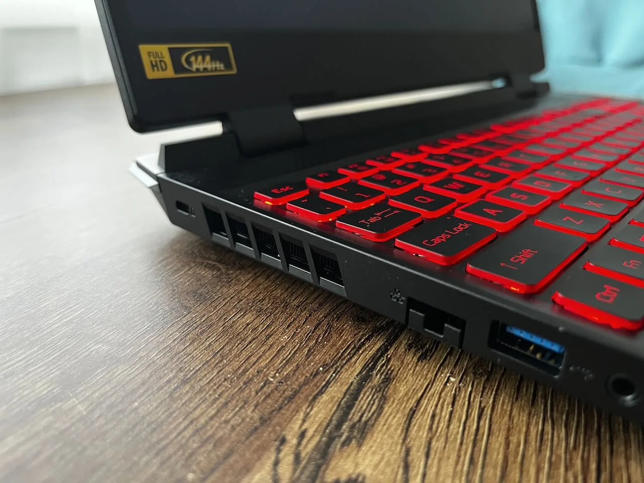 ACER NITRO 5 2022 mocowanie ekranu