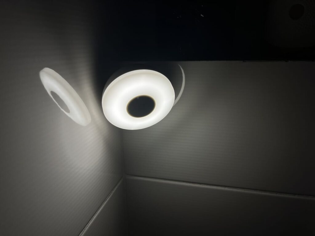 Lamka nocna odstraszająca potwory