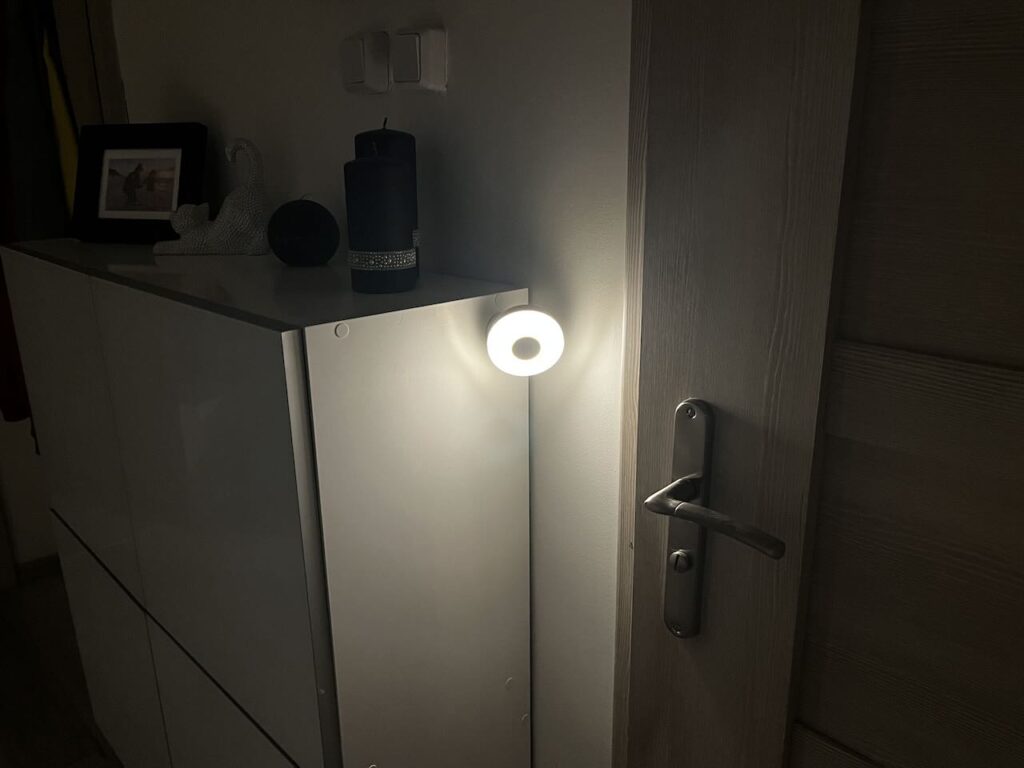 Lamka nocna odstraszająca potwory