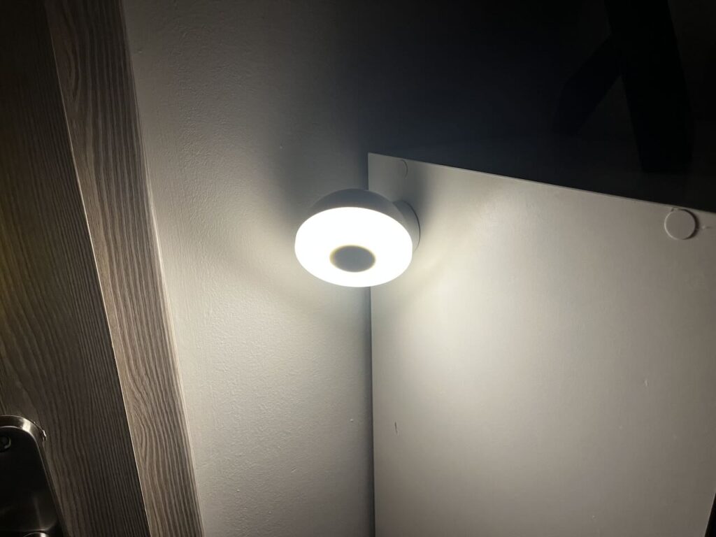Lamka nocna odstraszająca potwory