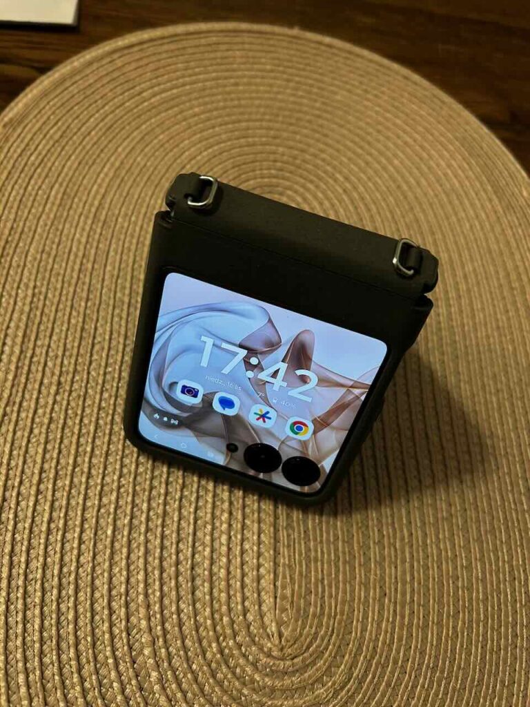 mały ekran Motorola RAZR50