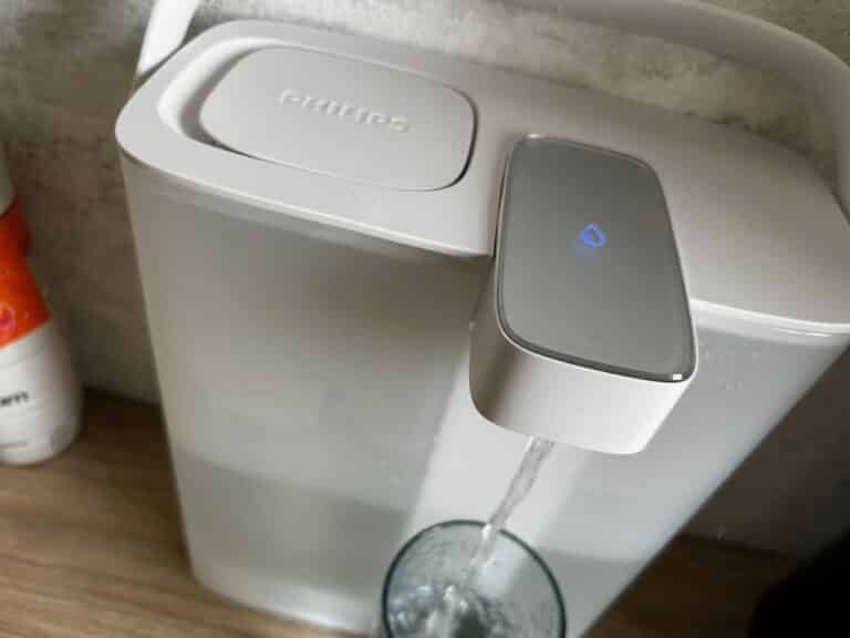 Sposób na kaucje za butelki po wodzie mineralnej? Dzbanek filtrujący PHILIPS Micro X-Clean AWP2980WH/58 recenzja